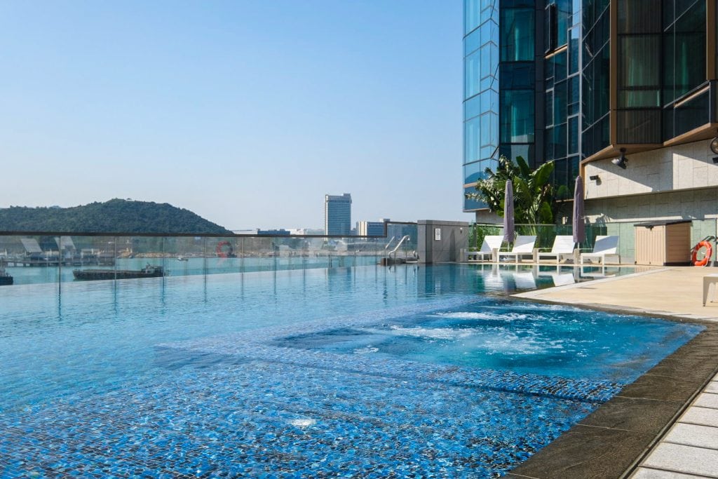 東涌世茂喜來登酒店_Sheraton Hong Kong Tung Chung Hotel_Infinity Pool 2